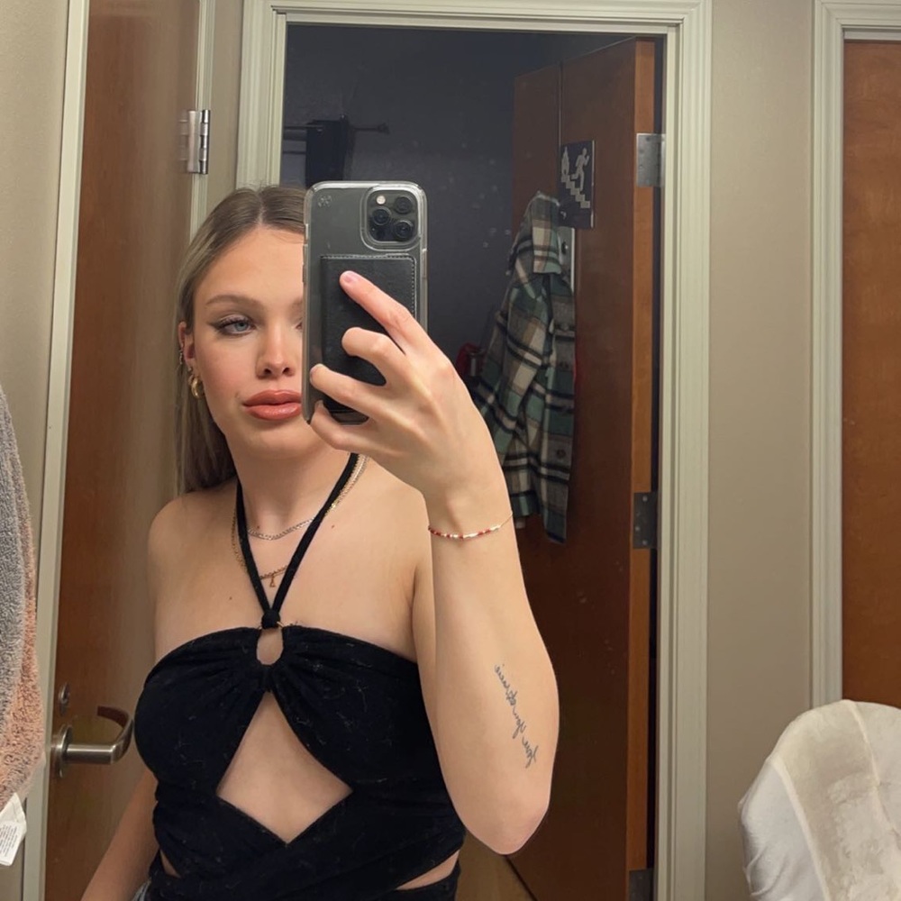 Meet your Posher, Abby